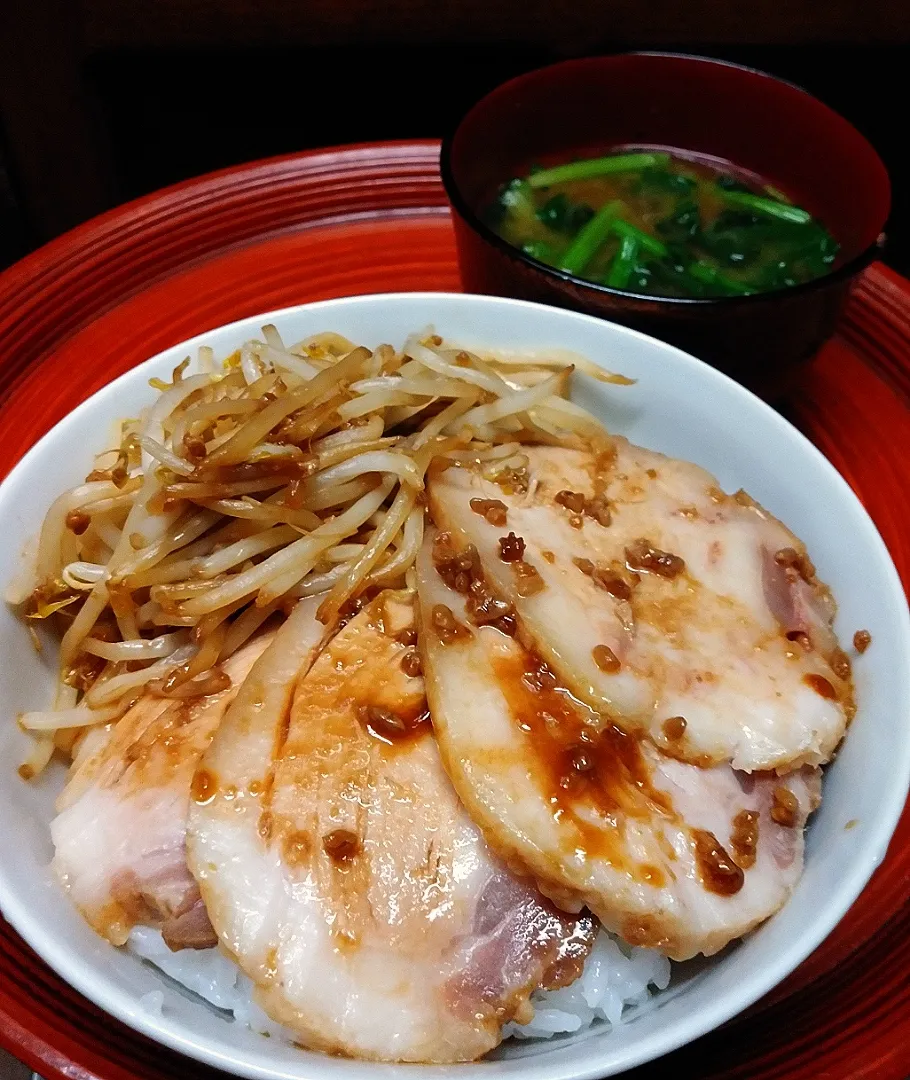 Snapdishの料理写真:醤油糀叉焼丼|あらいぐまのしっぽさん