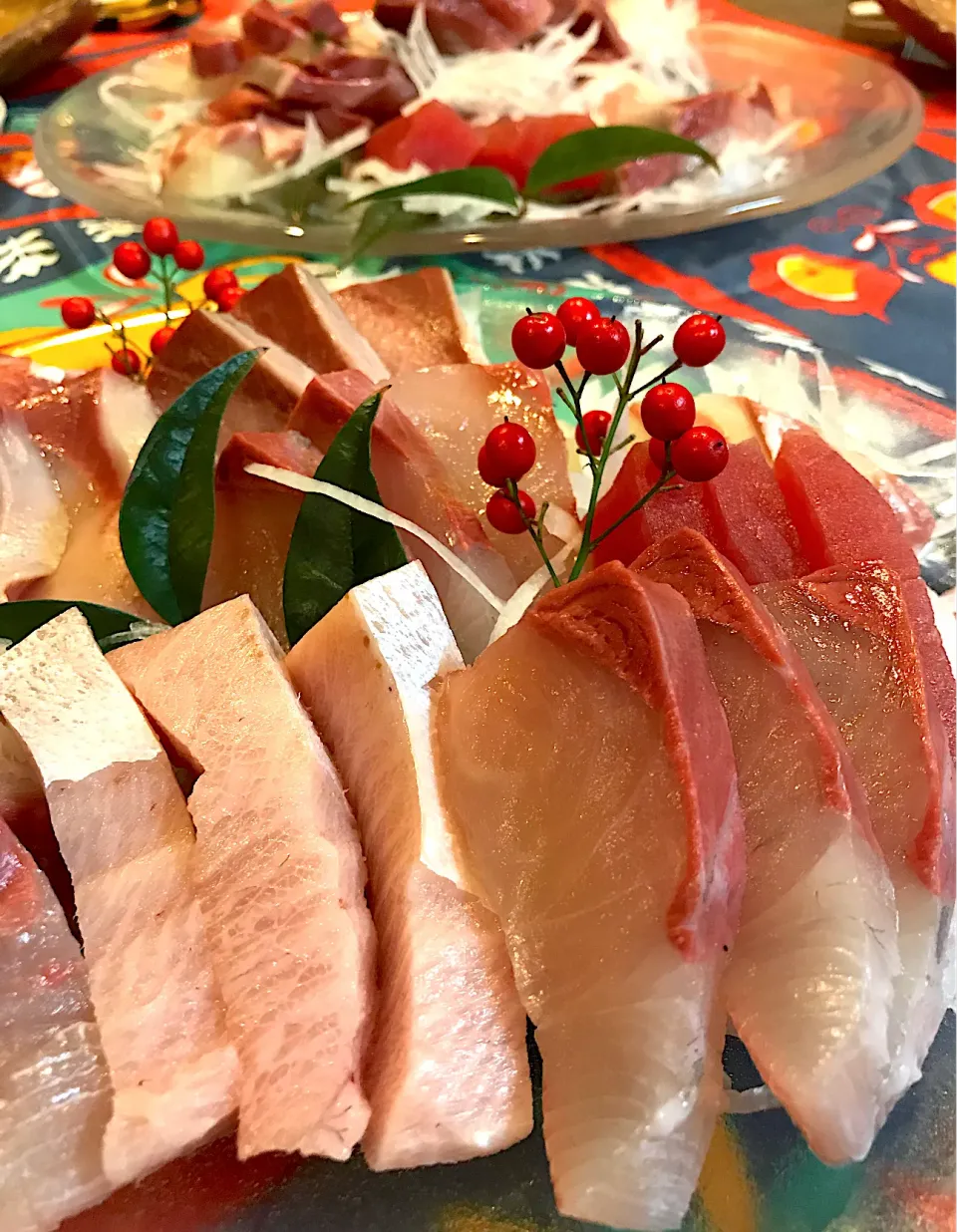 Snapdishの料理写真:🏠ご飯・天然ぶりの刺身|Toru Satoさん