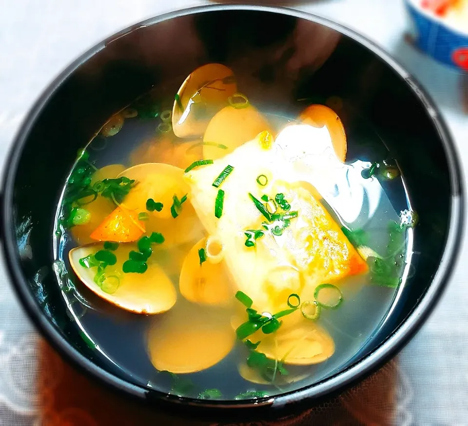 柚子香る🍊
餅入りハマグリのお雑煮|yukaringoさん