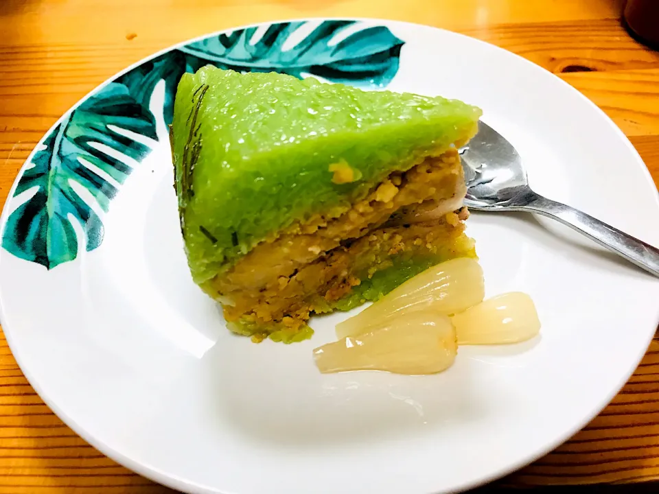 Snapdishの料理写真:Bánh chưng củ kiệu  - Vietnamese Rice Cake for Tet Holiday|Ha Kim Truc Quanさん