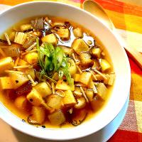 たっぷりゴロゴロ具材の食べるデトックススープ