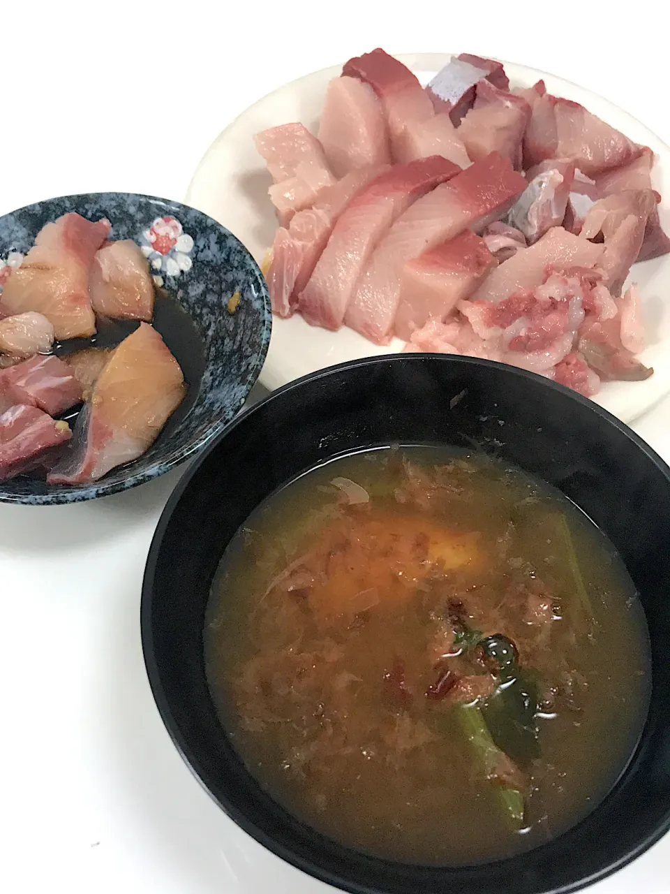 またまたマグロ刺身＆雑煮♫wwwww  あけましておめでとうございます😊💕❤️❤️❤️‼️|Yoshihiro Andoさん