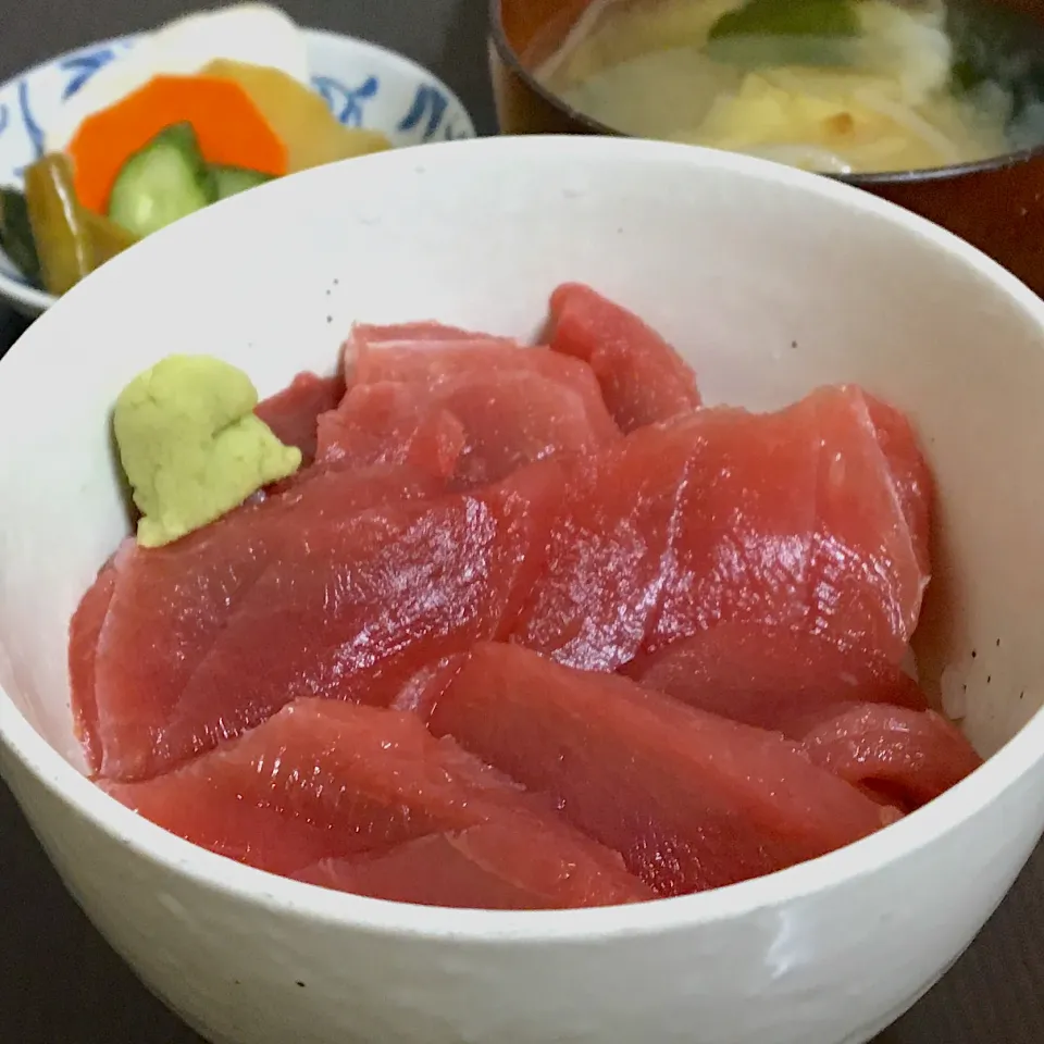 晩ごはん⭐️⭐️⭐️                                          もらったマグロで鉄火丼(　ﾟдﾟ)ﾝﾏｯ!|ぽんたさん