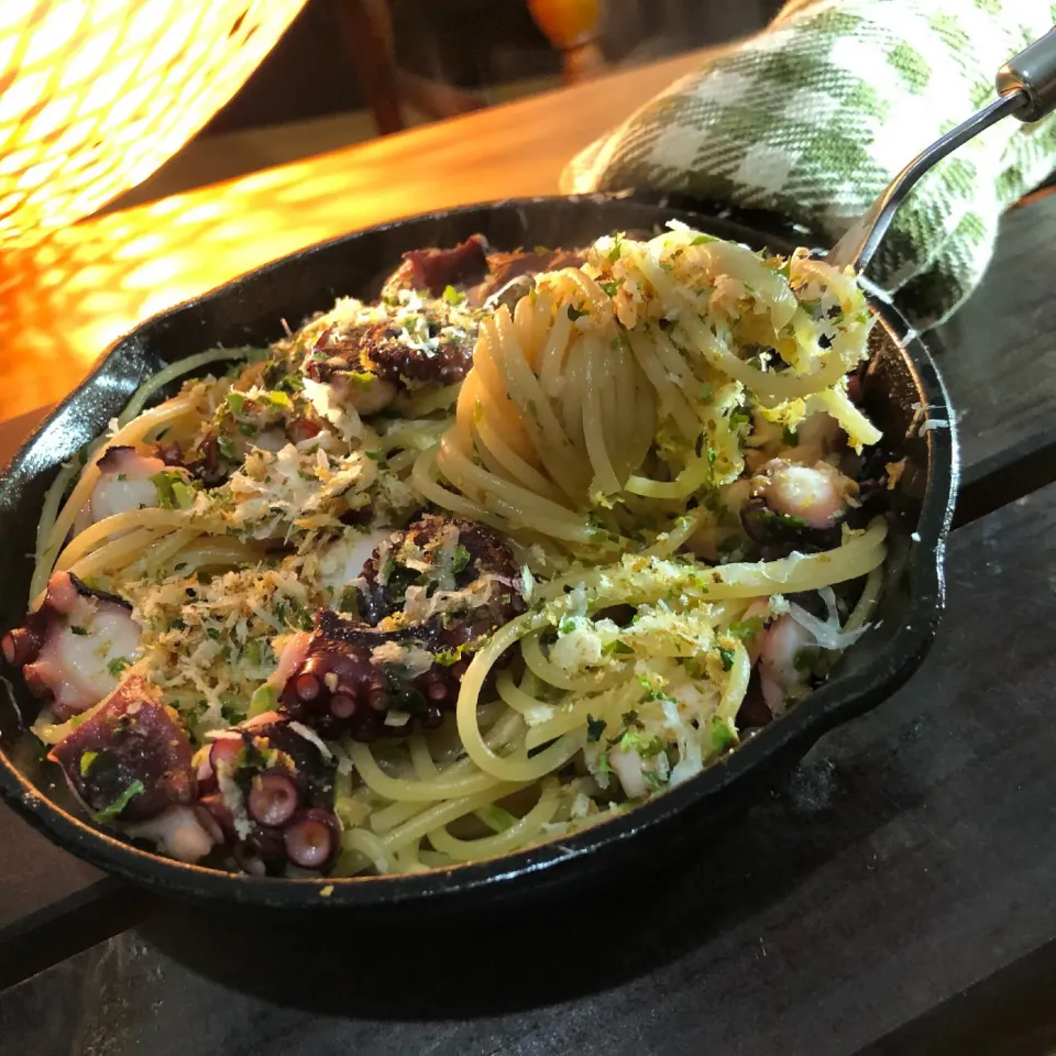 蛸の青海苔チーズパン粉パスタ|アズフラさん