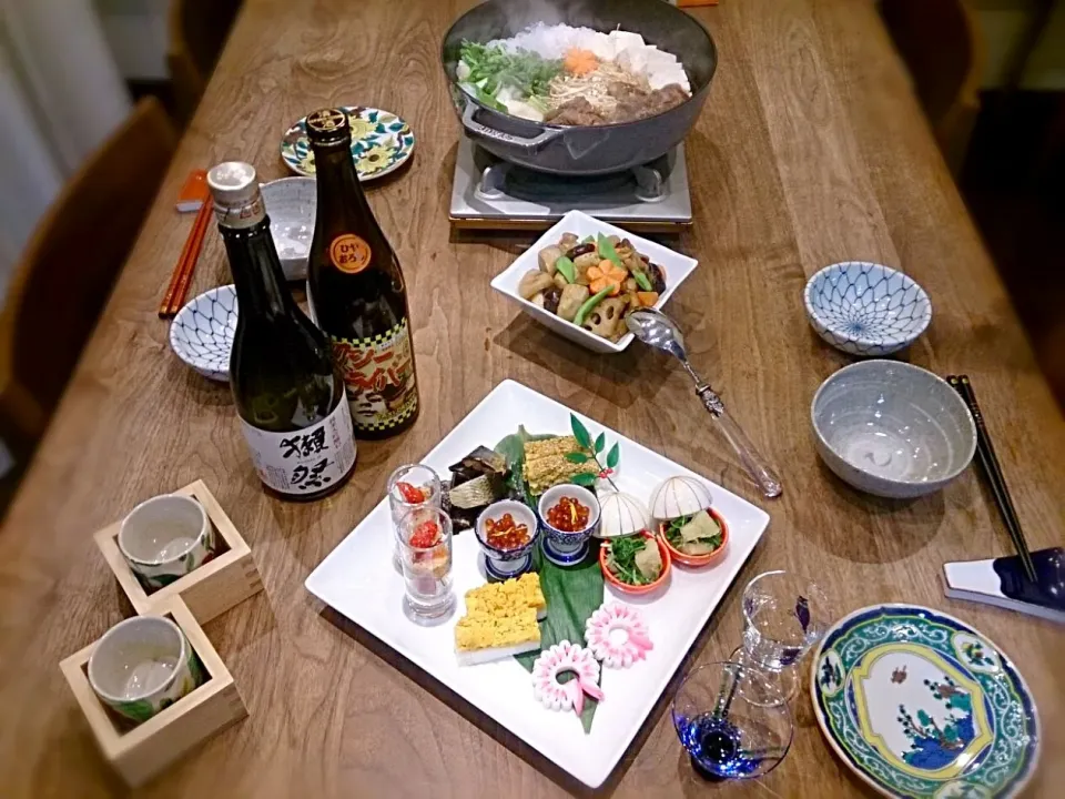 おせちとすき焼きのある食卓|古尾谷りかこさん