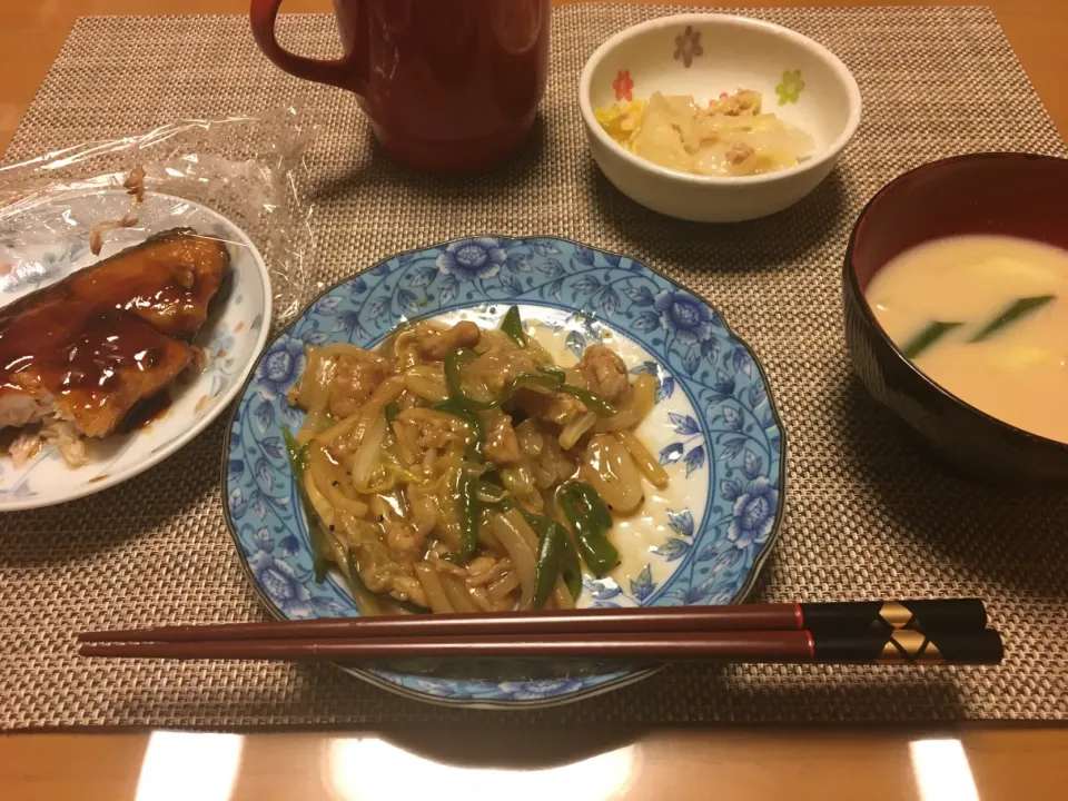 白菜青椒肉絲、豚汁(๑•🐽•๑)ぶりの照り焼き|にゃふてんさん