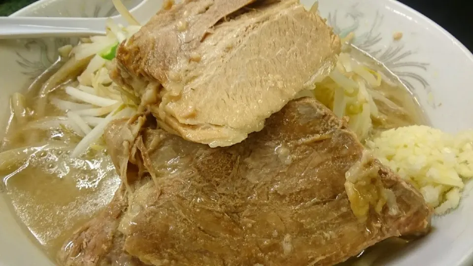 【価格改定】
ラーメン二郎 新宿小滝橋通り店
ラーメン（800円）
＋ニンニク（無料）
＠新宿、新宿西口、西武新宿
20003|大脇さん