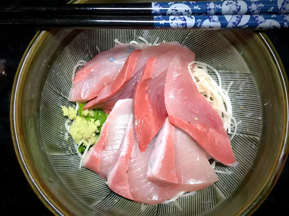 ブリのヘルシー丼|すくらんぶるえっぐさん