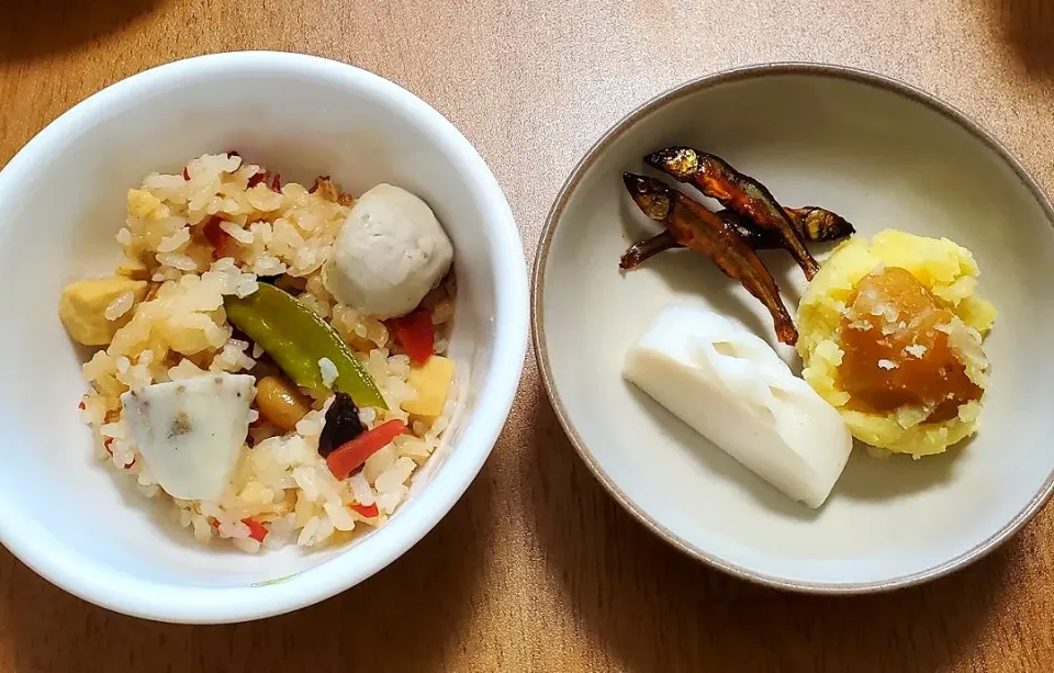 七目芋ん子散らし寿司
手綱蒲鉾
稚鮎の甘露煮
栗きんとん|ナナさん