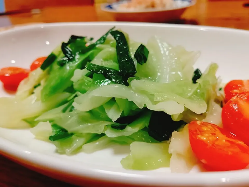 山本真希さんの料理 ちぎりキャベツの塩だれ和え✱#やみキャベ#キャベツひと玉ひとたまりもない|Naomi Furuyaさん