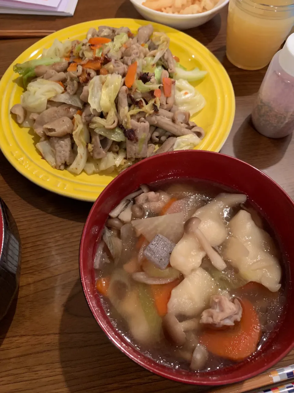 Snapdishの料理写真:１月４日夜はひっつみとホルモン焼き|とももさん