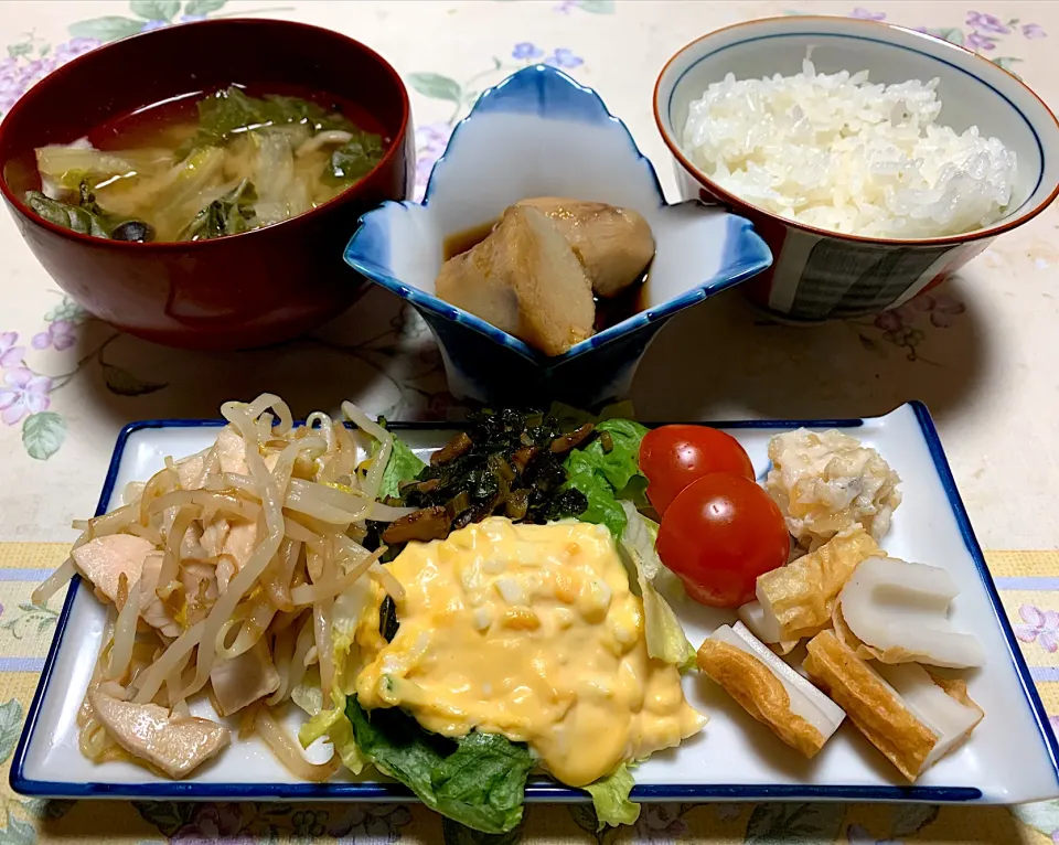 朝ごはん、鶏ハムナムル、里芋煮物|Isimura Hidekiさん