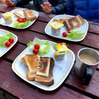 キャンプ飯🏕焚き火台でホットサンド🥪|ぽっちゃんさん