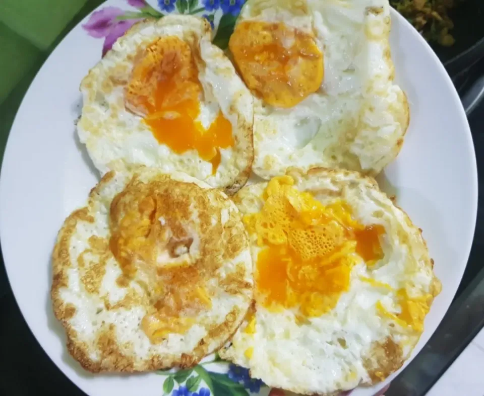 fried eggs (khai dao)|patcookingfeverパットさん