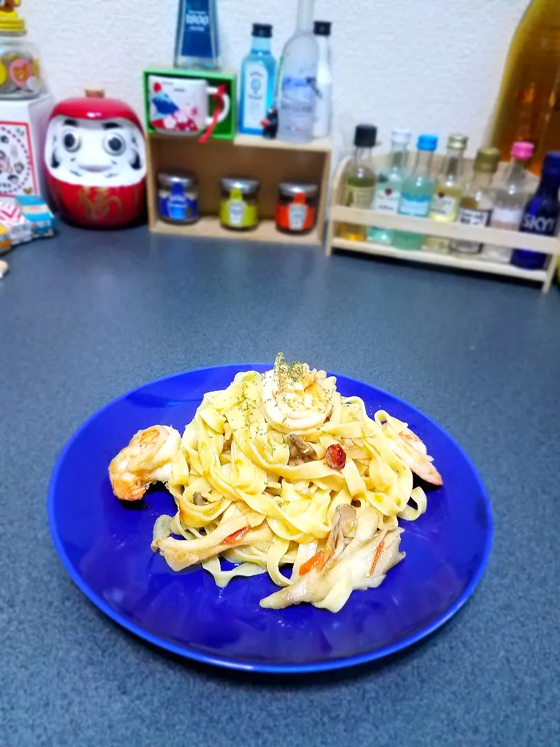 エビと舞茸のアヒージョパスタ🍝|masaki .fさん