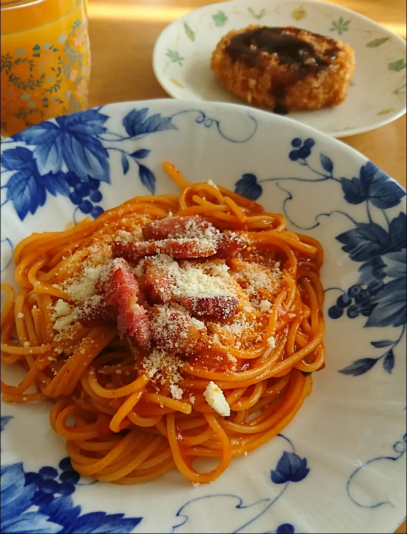 お昼はナポリタン🍝|しまだ ちえこさん