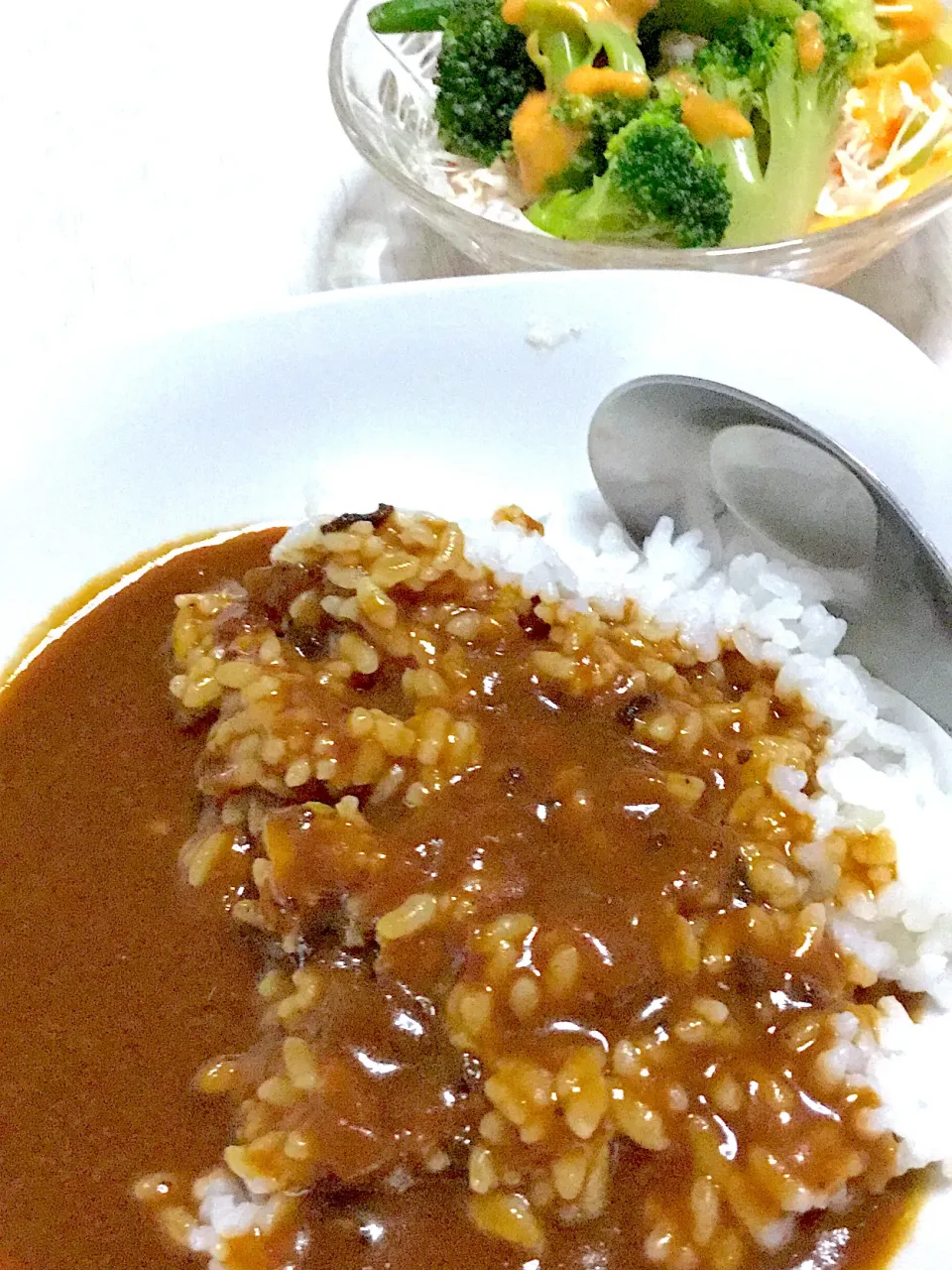 野菜ジュース煮込みカレー、ブロッコリーサラダ|Ayaさん