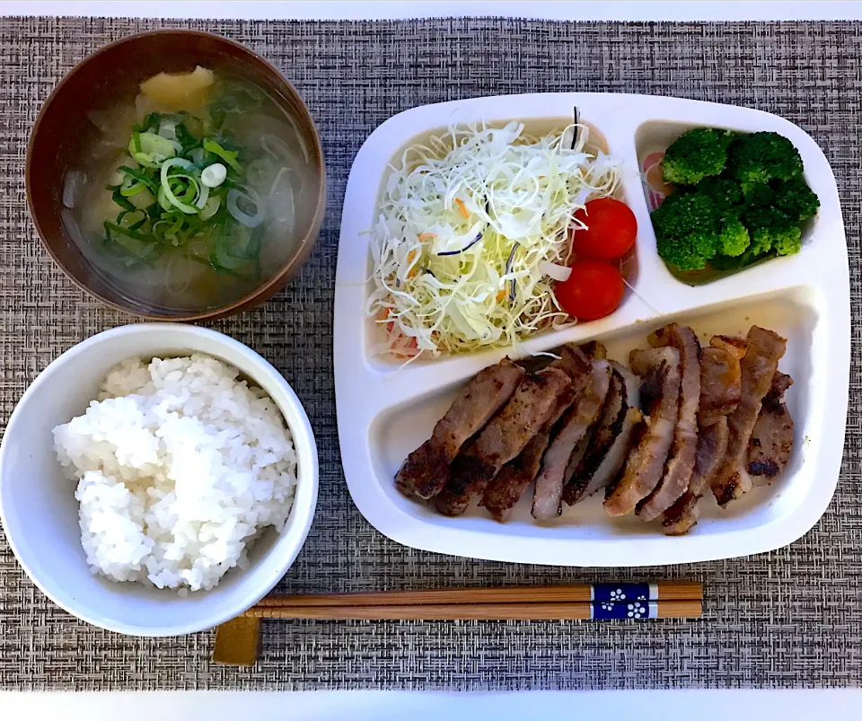 豚肩ロースのにんにく味噌焼き定食|keychanさん