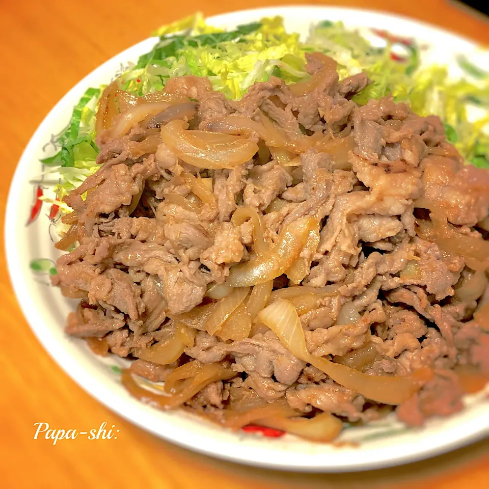 晩ご飯はドカーンと❗️大皿で生姜焼き〜😋|パパ氏さん