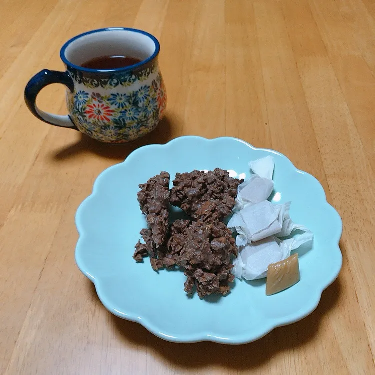 チョコクランチとキャラメル🍫|ちゃみこさん