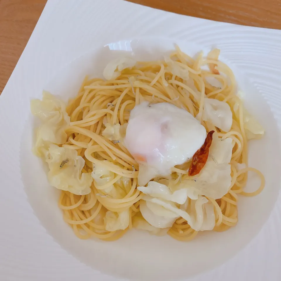 じゃことキャベツの温玉付きペペロンチーノランチ(​ *´꒳`*​)|サチャンさん