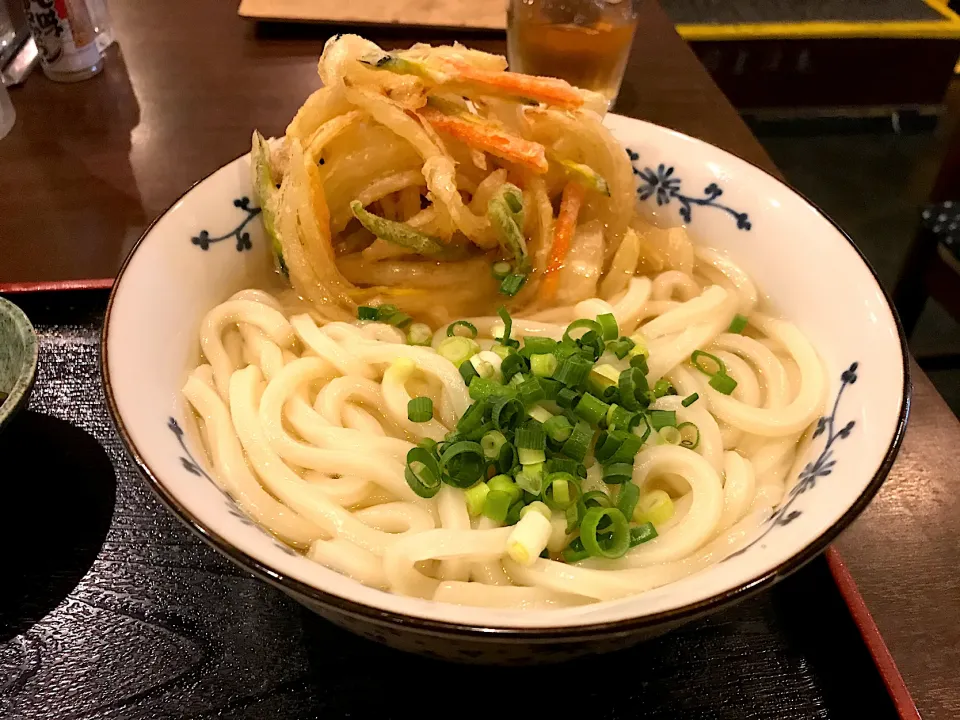 かき揚げうどん|マハロ菊池さん