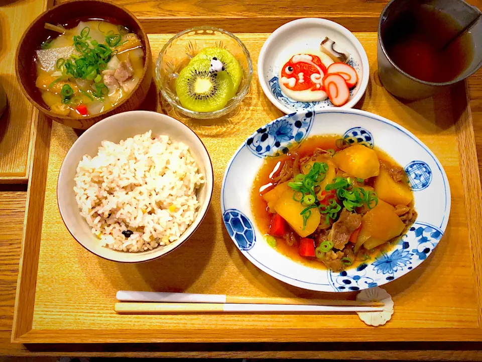 肉じゃが定食みたいなのを作りましたw|ヒヨリ飯さん
