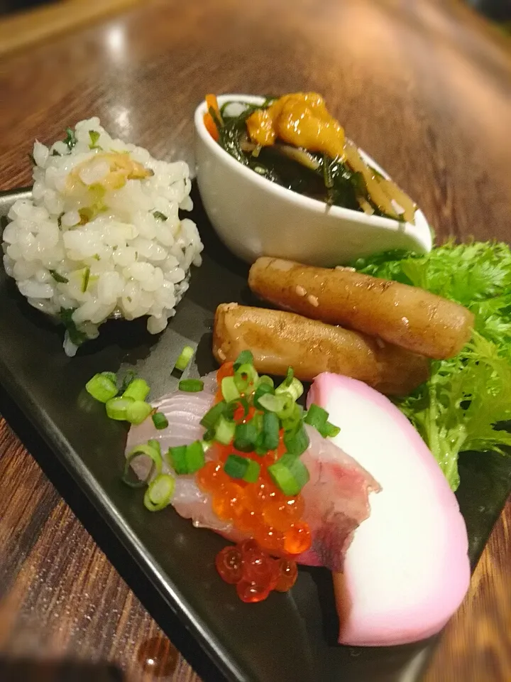 ミニお節
・ごぼうのたたき煮
・かまぼこ
・ホタテ数の子松前漬けうにのせ
・ひらまさの昆布締め
・一口アサリの七草リゾット|Kunii  Shintarouさん