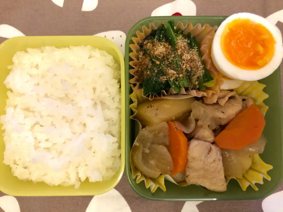 Snapdishの料理写真:塩肉じゃが弁当|freeさん