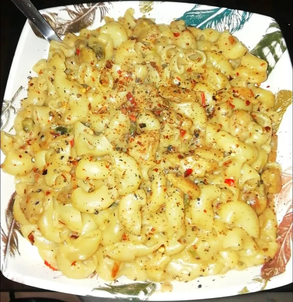 white sauce chicken cheese pasta|Ankitaさん