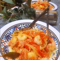 海老とゴロゴロフレッシュトマトの簡単スパゲティ🍝♪♪材料はトマトニンニク海老ガーリックチリetc....♪♪

SD皆さま....♡♡

めっちゃお久しぶりです♪♪

ご無沙汰しておりました！

明けましておめでとうございます⛩🌅🎍🐓❤️

今年もよろしくお願いします♪♪

こんなこんなZBRなスパゲッティの
