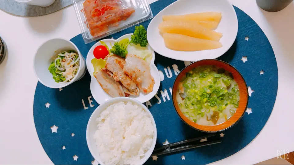 今日の晩御飯😋効き塩😋豚肉を好きな塩味で😛|ゆきさん