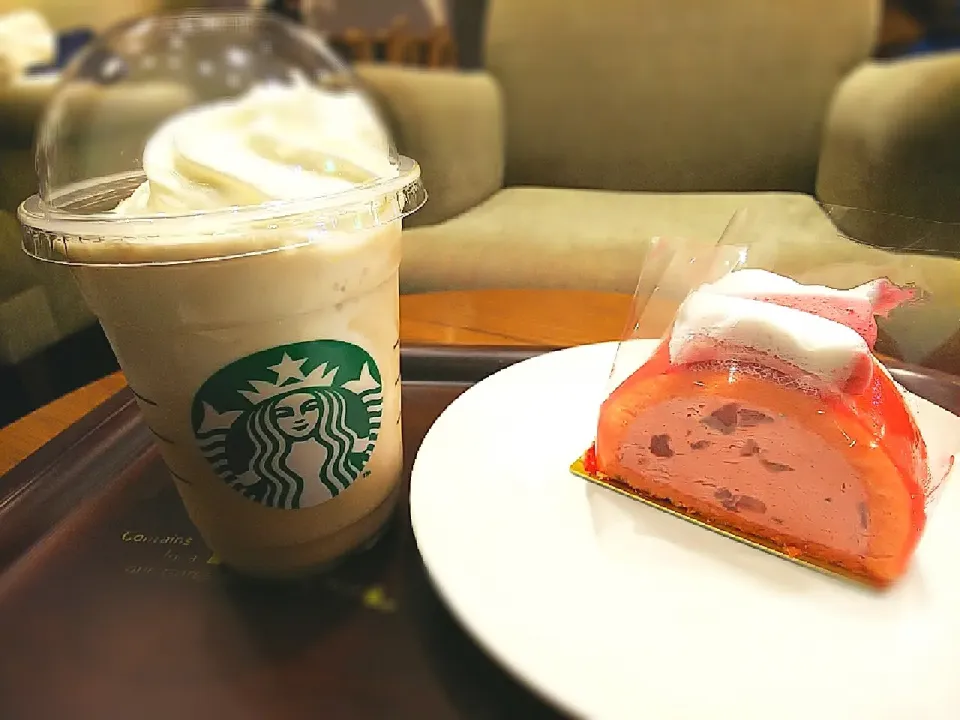 Snapdishの料理写真:ほうじ茶クリームフラペチーノ
ストロベリーディスカバリー

STARBUCKS|∞aya∞さん