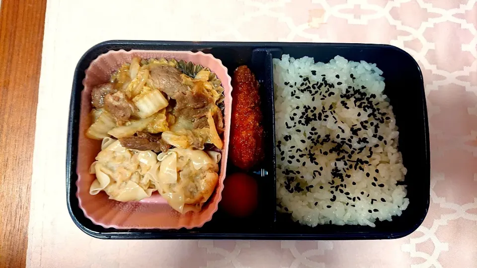 白菜と牛肉のオイスターソース炒め❤️旦那さんお弁当🎵😊|かおるcitronさん