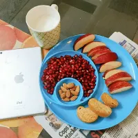 Colourful fruit platter for breakfast|Sangeetさん