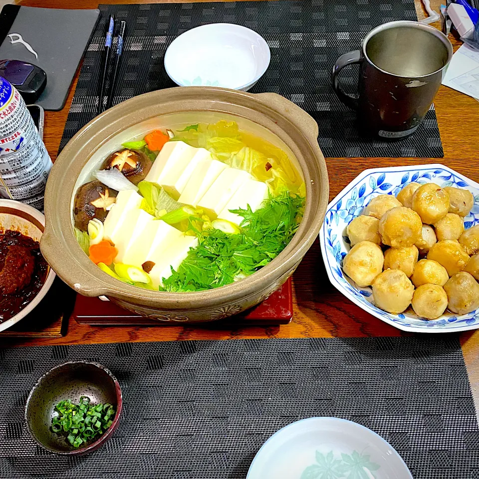 湯豆腐、八名丸芋煮っ転がし|yakinasuさん