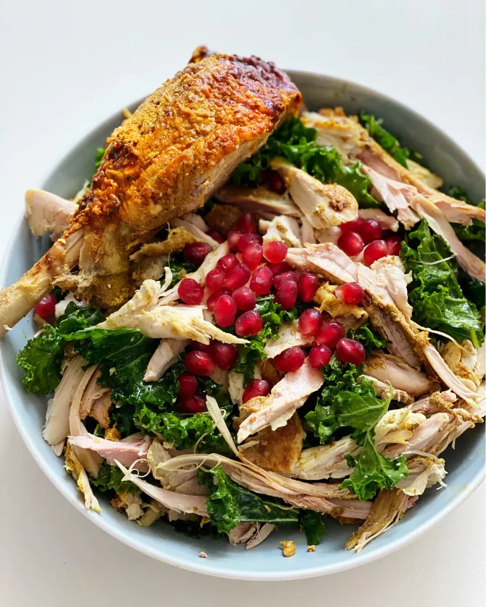 Left over Christmas turkey tossed with coriander vinaigrette, kale and pomegranate|12Dragonさん