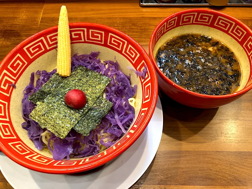 Snapdishの料理写真:追撃！黒い三連星のドムつけ麺|T. Wonderさん