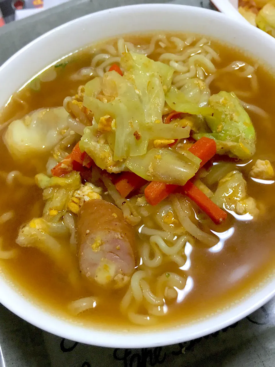 Snapdishの料理写真:味噌ラーメン　カレー野菜炒めのせ！|あんこさん