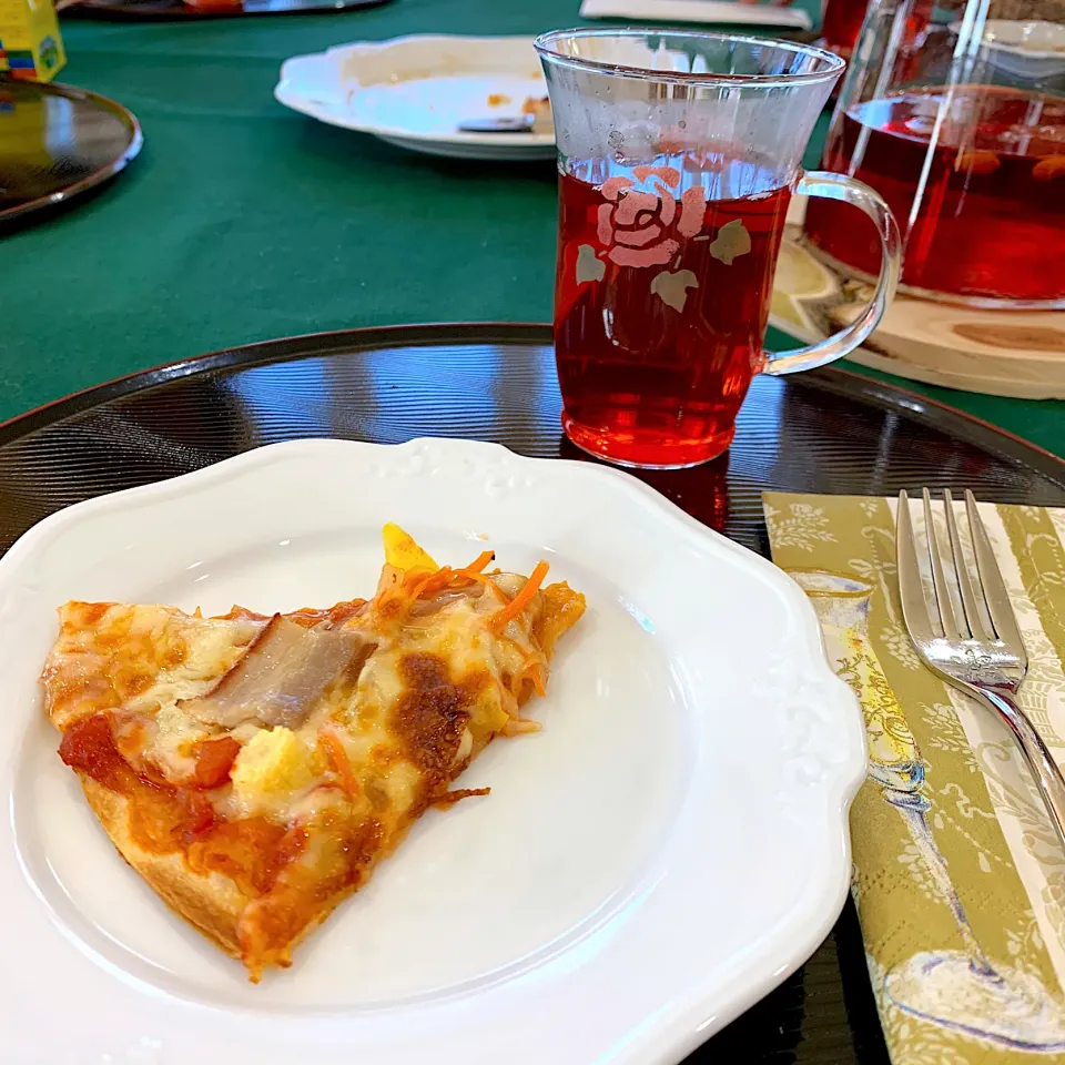 Snapdishの料理写真:半分手作りのピザ🍕|Seikoさん