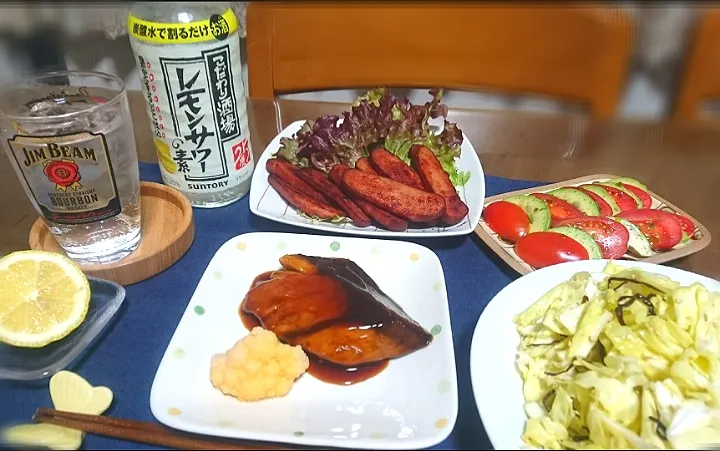 鰤の照り焼き🐟
  キャベツの塩昆布🌱
  アボカド🥑トマト🍅|びせんさん