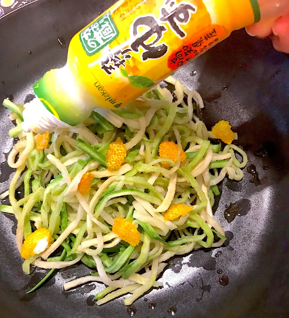 Snapdishの料理写真:foodieさんに頂いた切り干し大根でサラダ🥗|シュトママさん