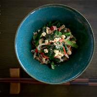 ボンバーさんの料理 小松菜のピリ辛みどりサラダ🥗✨