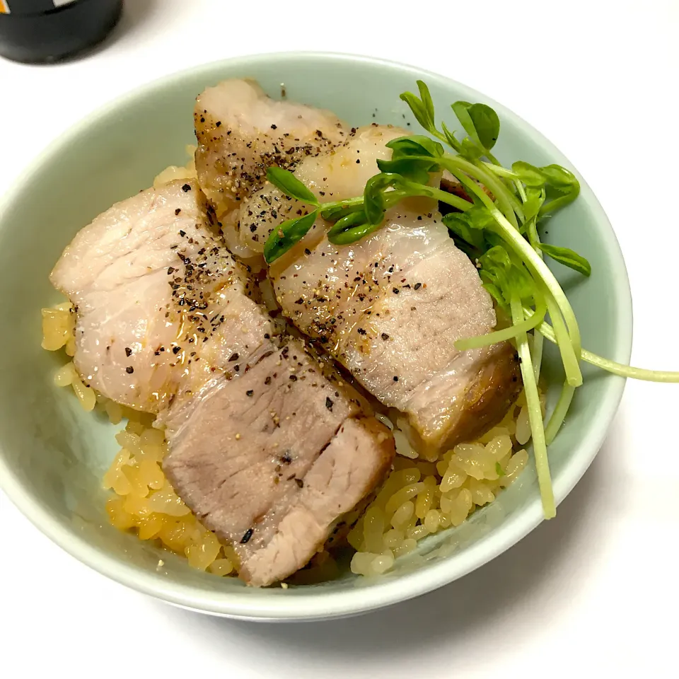 炊飯器で豚バラジューシー丼|まちゃこさん