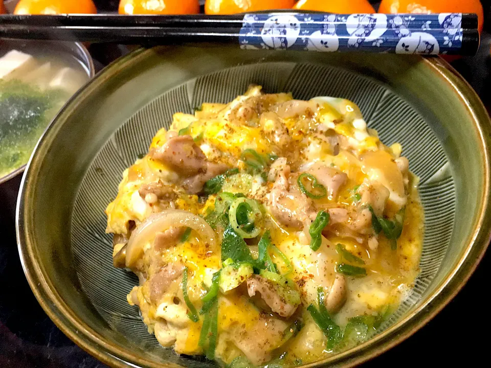 親子丼|すくらんぶるえっぐさん