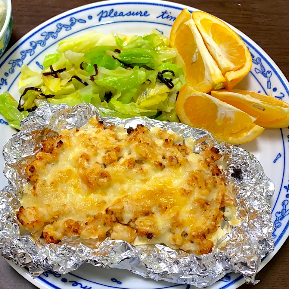 豆腐の肉味噌グラタン&塩昆布キャベツ|なつさん