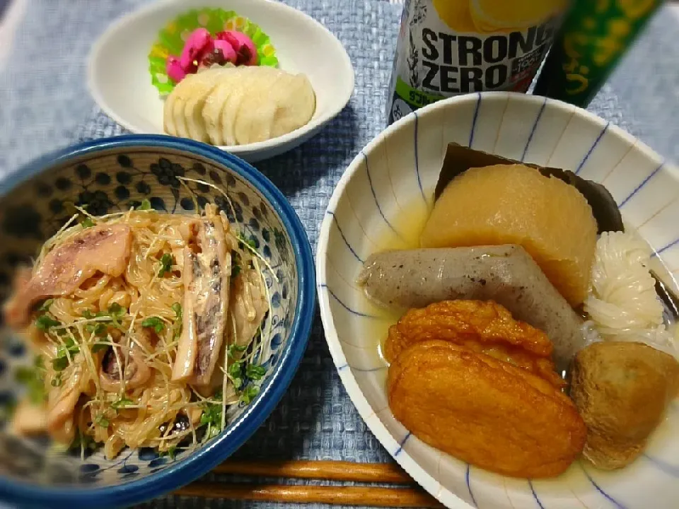 ★小料理屋 ちえこ お品書き★
☆おでん
☆イカと白滝のピリ辛豆板醤マヨサラダ
☆蕪の糠漬け  ☆紫蘇ニンニク
☆strongzeroﾀﾞﾌﾙｸﾞﾚﾌﾙ|☆Chieco☆さん