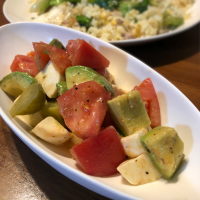 1/11の夕食　カプレーゼと炒飯