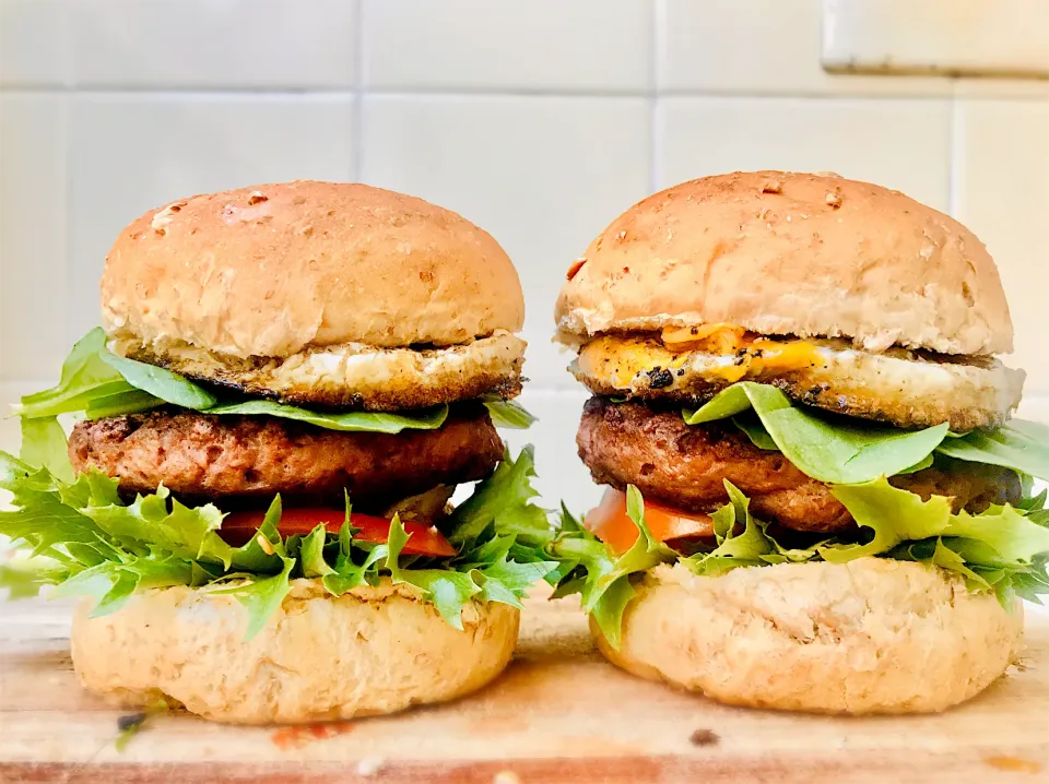 Snapdishの料理写真:Beyond Meat Vegetarian Burgers.|Sergio Lacuevaさん