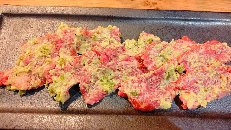 Snapdishの料理写真:外食🏢🍴　深谷牛はらみわさび漬け　焼肉|Gauche Suzukiさん